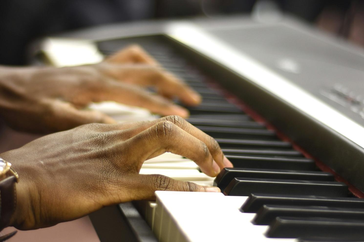 Процесс записи вокала в студии